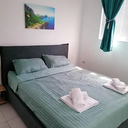 Apartament Julija Gerakini